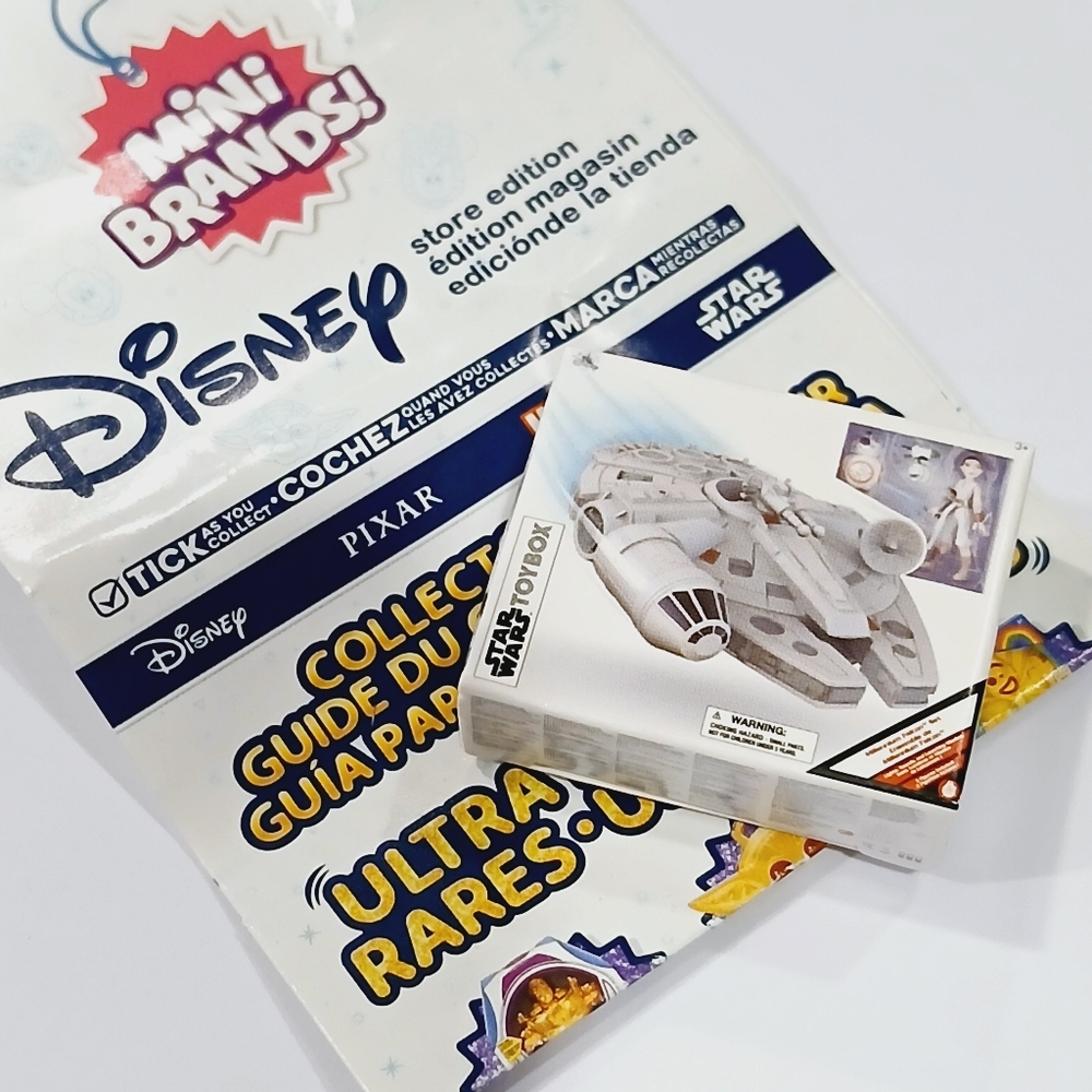 Zuru Mini Brands Disney Store Edition Series 1 Star Wars Millennium Falcon - Picture 1 of 4